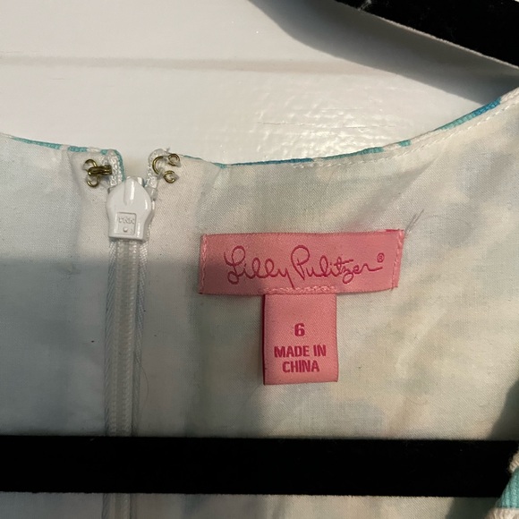 Lilly Pulitzer Blue and White Pineapple Print with Detailing - Picture 2 of 2